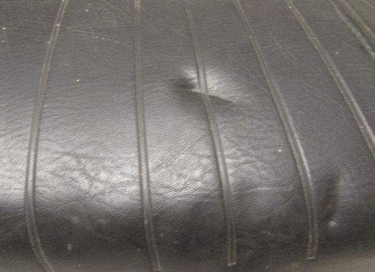 Zadel Suzuki GSX 550 EF