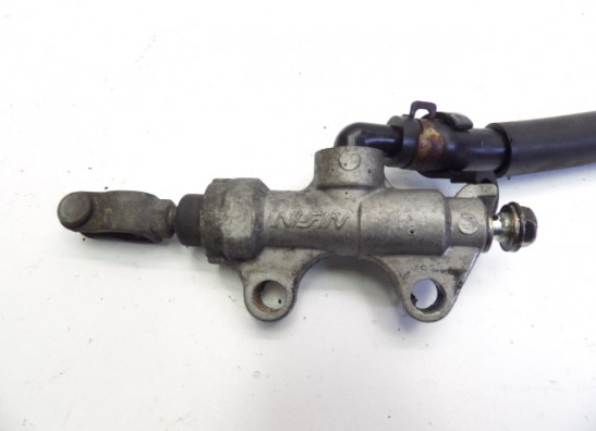 Rempomp achter Kawasaki ZX 9 R