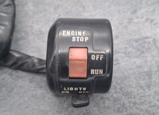 Handlebar switch assy right Suzuki GSX 550 EF