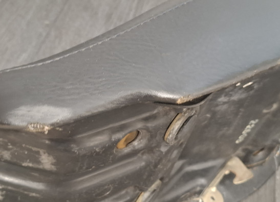 Zadel Honda VF 700  750 S Sabre