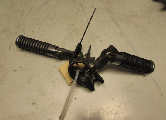 Voetsteun Rechts Suzuki Madura 1200