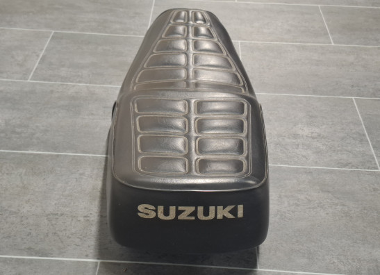 Zadel Suzuki GN 125