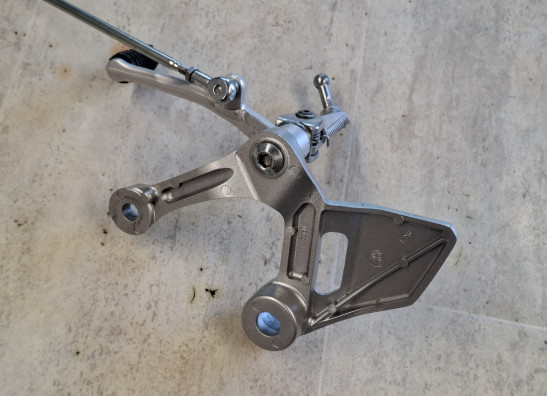 Schetsplaat links Yamaha MT 09