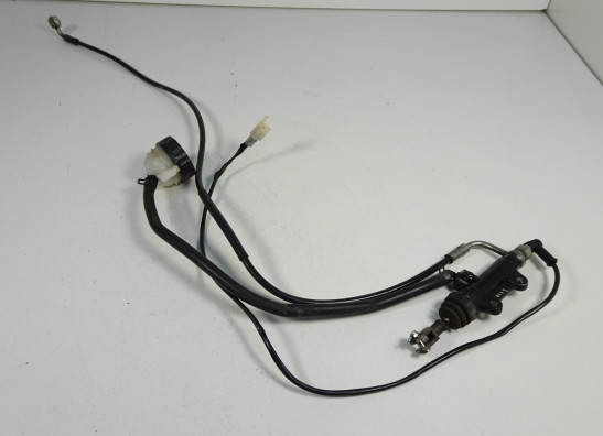 Rempomp achter KTM 125 Duke