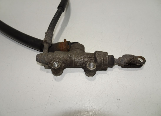 Rempomp achter Kawasaki ZR 7