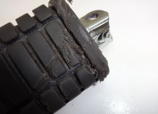 Footrest left Honda VF 700  750 C Magna