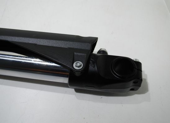 Voorpoot rechts compleet KTM 690 SMR