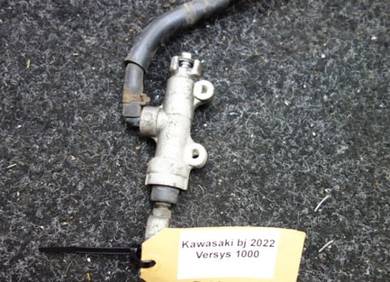 Rempomp achter Kawasaki VERSYS 1000