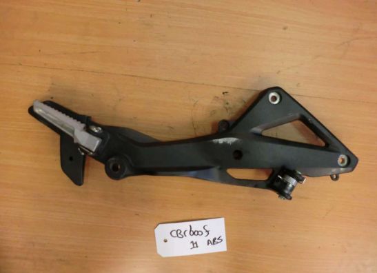 Fussrastetrager vorne rechts Honda CBR 600 F