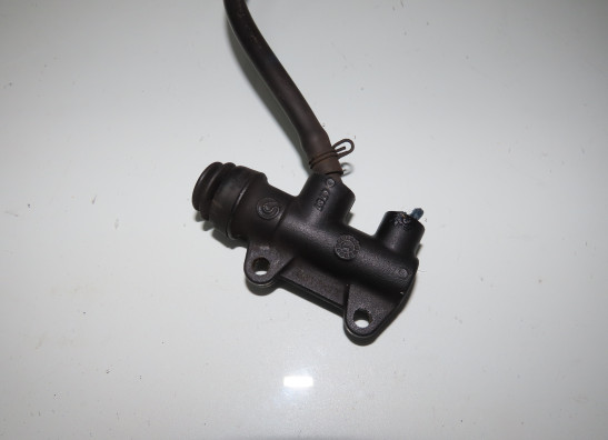 Rempomp achter Moto Guzzi Norge