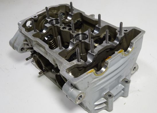 Cylinder head BMW F 800 S - ST
