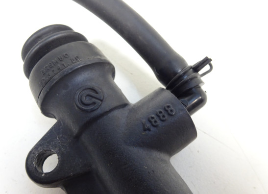 Rempomp achter Ducati monster 600