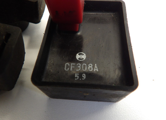 Relay Kawasaki ZXR 750