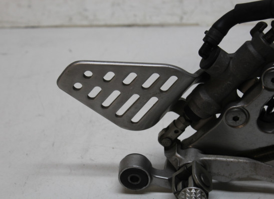 Fussrastetrager vorne rechts Yamaha YZF R6