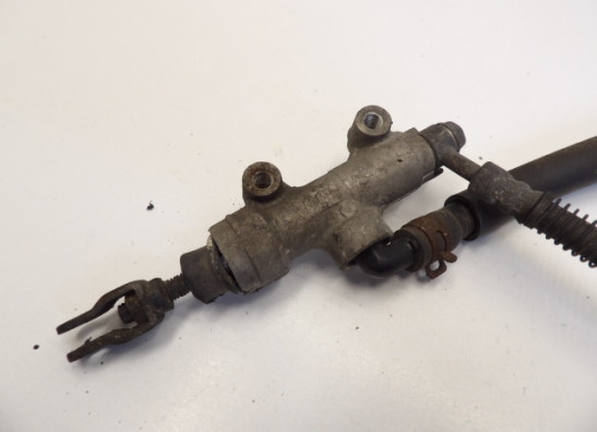 Rempomp achter Kawasaki ZEPHYR 750