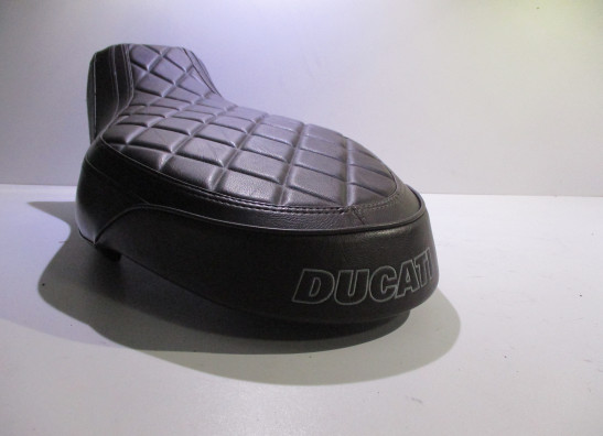 Zadel Ducati Scrambler