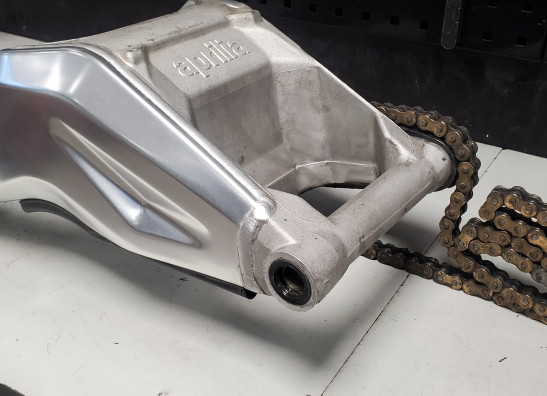 Achterbrug Aprilia Tuono 1000