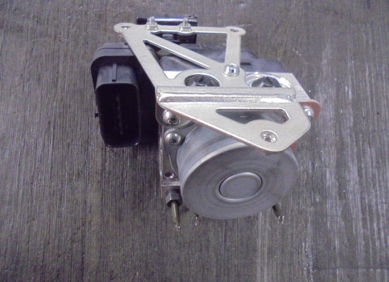 ABS pomp Yamaha Niken GT