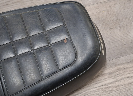 Zadel Honda CB 125 S