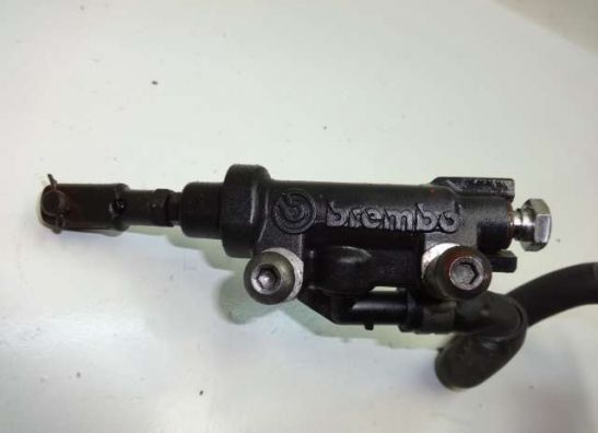 Rempomp achter Yamaha YZF 600 Thundercat