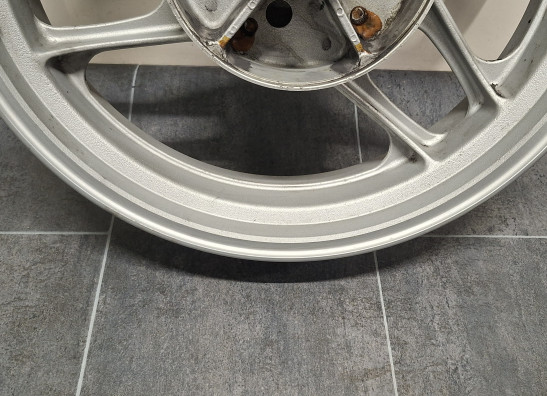 Achtervelg Triumph Trident 900