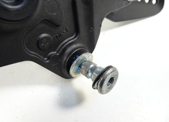 Fussrastetrager vorne rechts Yamaha Tracer 700