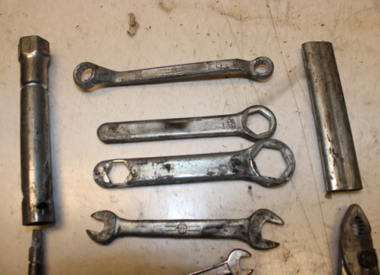 Bordwerkzeug Honda Deauville 650 - 700