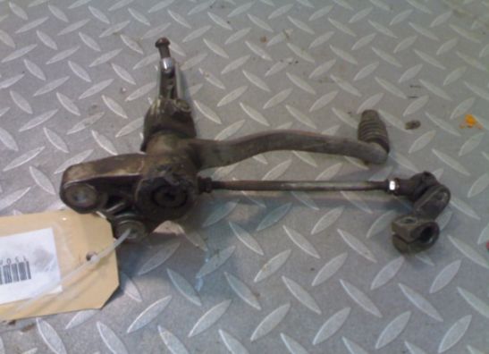 Fussrastetrager vorne links Yamaha FZR 600