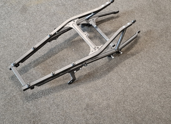 Achtersubframe Voge 900 DSX