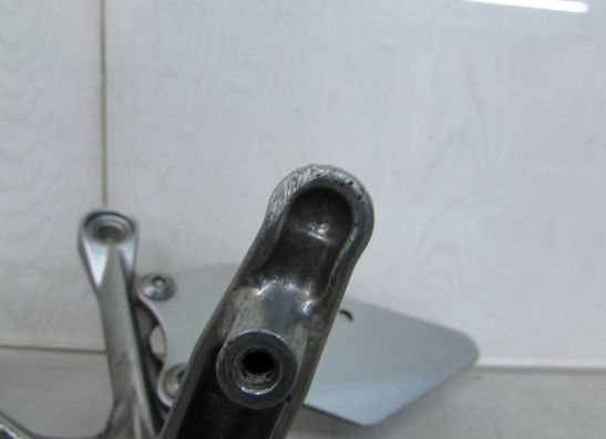 Fussrastetrager vorne links Yamaha YZF R1