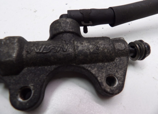 Rempomp achter Kawasaki ER 6