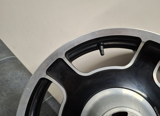 Front Wheel Harley Davidson FLHX Street Glide