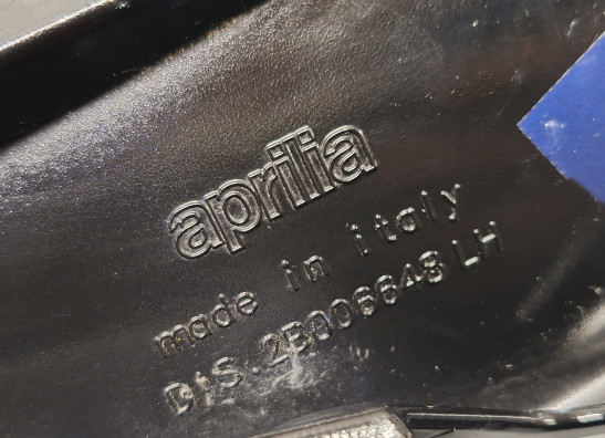 Linker achterkant Aprilia Tuono 660