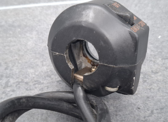 Handlebar switch assy right Suzuki GT 250