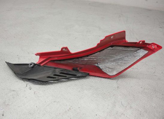 Rechter achterkant Aprilia Shiver 750