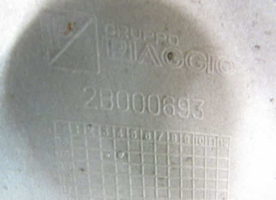 Topkuip verbinding onder Piaggio MP3 500 LT