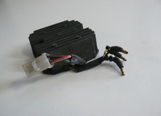 Regler Gleichrichter Honda CM 400 T 