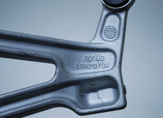 Duo voetsteun rechts Aprilia Tuono 1000