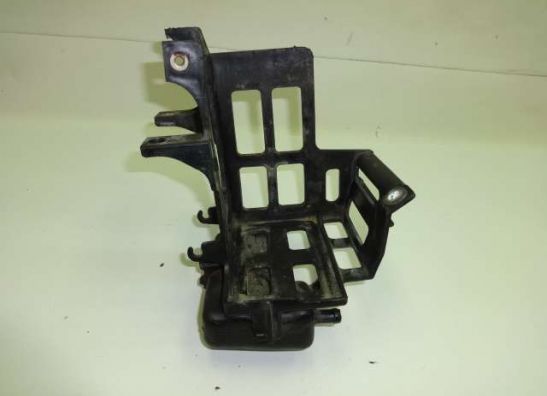 Batterie befestigung Honda VF 700  750 C Magna