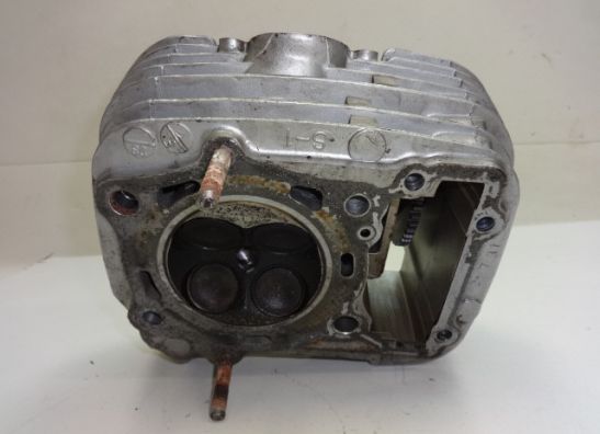 Cylinder head Suzuki VS 700 Intruder
