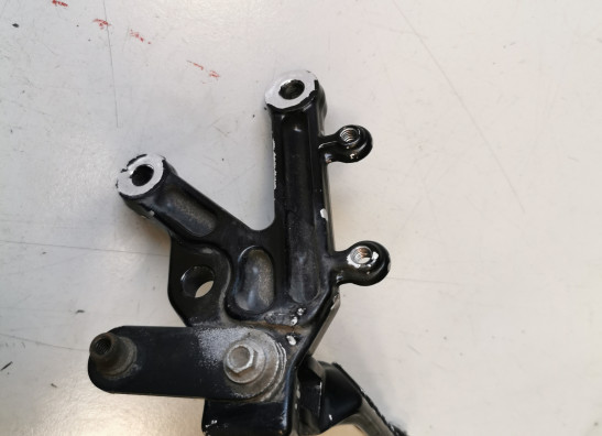 Voetsteun Rechts Aprilia RSV 1000