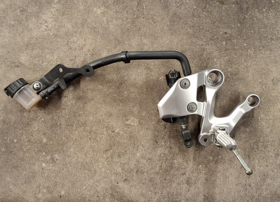 Fussrastetrager vorne rechts Yamaha Tracer 900