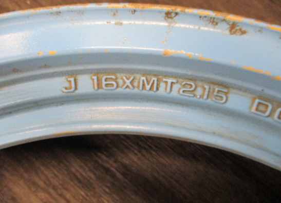 Front Wheel Suzuki GS 550 ES