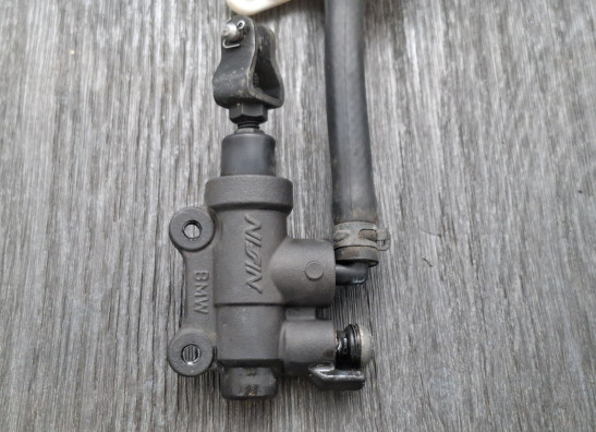 Rempomp achter BMW R 1250 GS