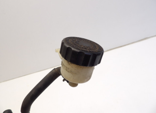 Rempomp achter Yamaha TDM