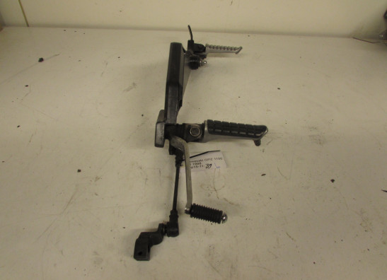 Main step holder left Kawasaki GPZ 1100