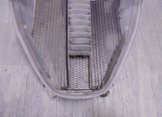 Cowl V shape under BMW K 1300 S