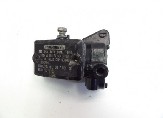 Front brake master cylinder  Kawasaki GPZ 900