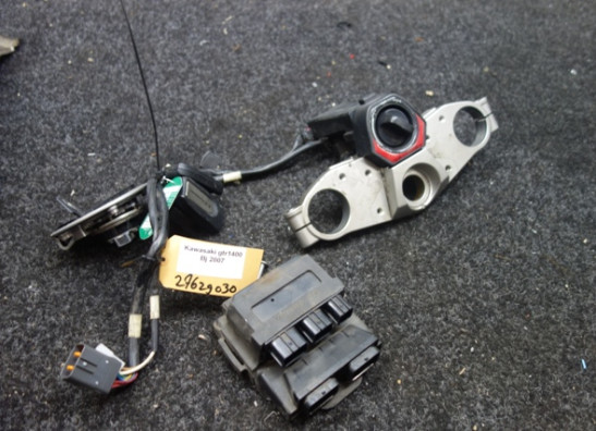 Slotenset Kawasaki GTR 1400 2007-2010