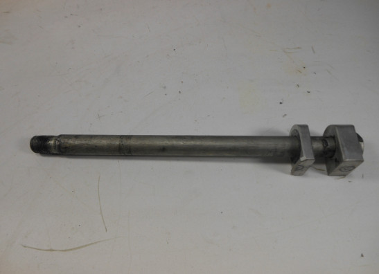 Rear axle Triumph Scrambler 1200 XC